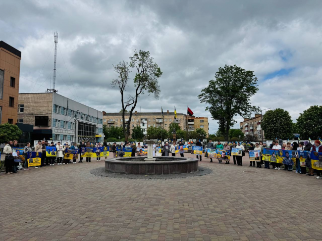У Костополі провели акцію на підтримку безвісти зниклих бійців
