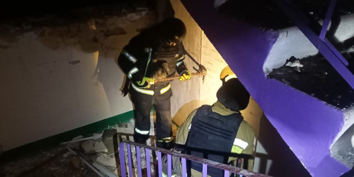 У Краматорську врятували жінку та ліквідували пожежу, виниклу внаслідок дронового …