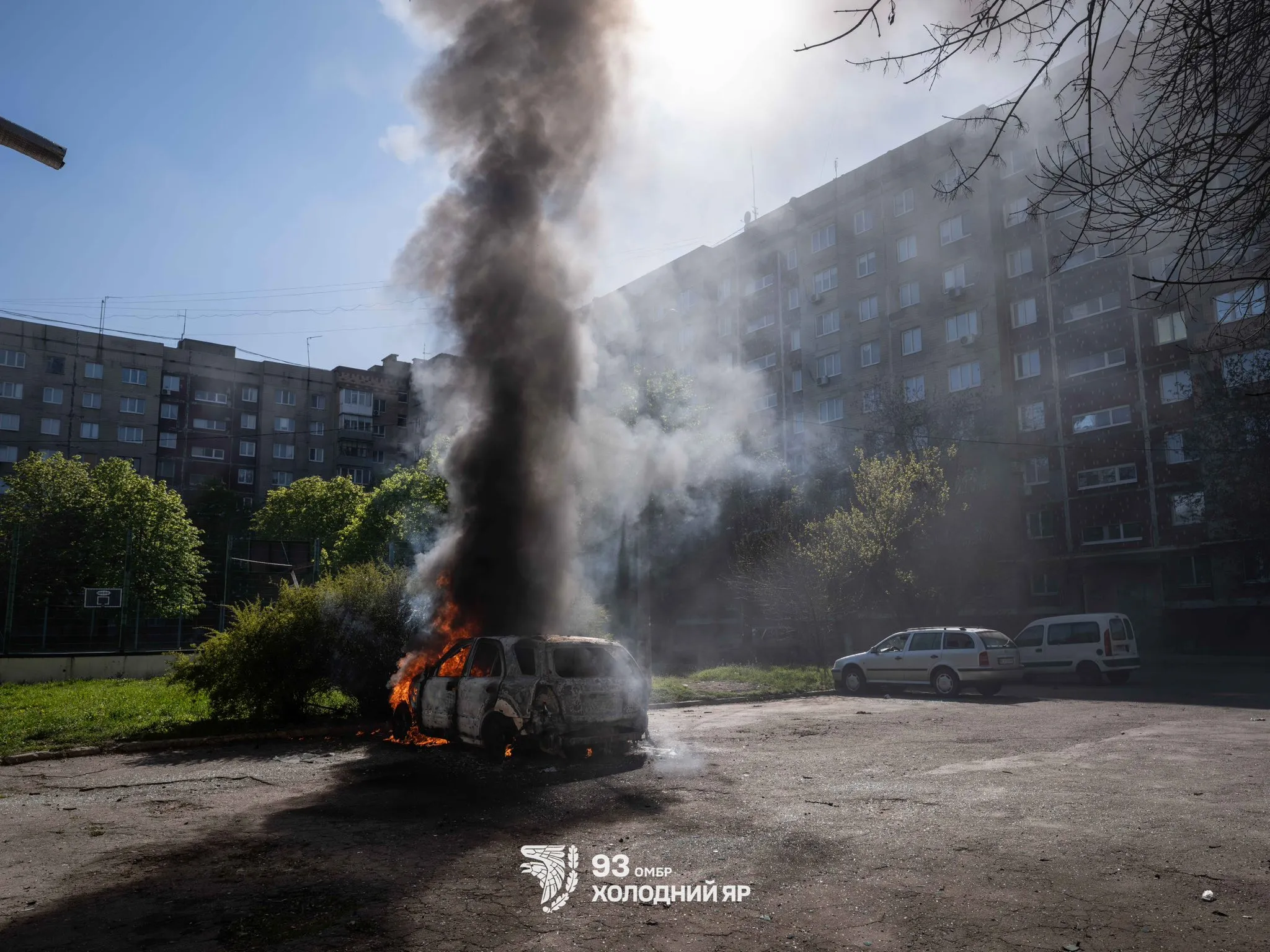 У Краматорську окупанти атакують цивільні авто дронами на оптоволокні — …