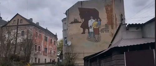У Кременці суперечка через мурал з "будьоновцем" на житловому будинку …
