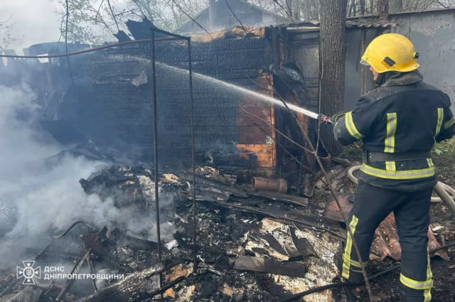 У Кривому Розі ліквідували займання на території садового товариства