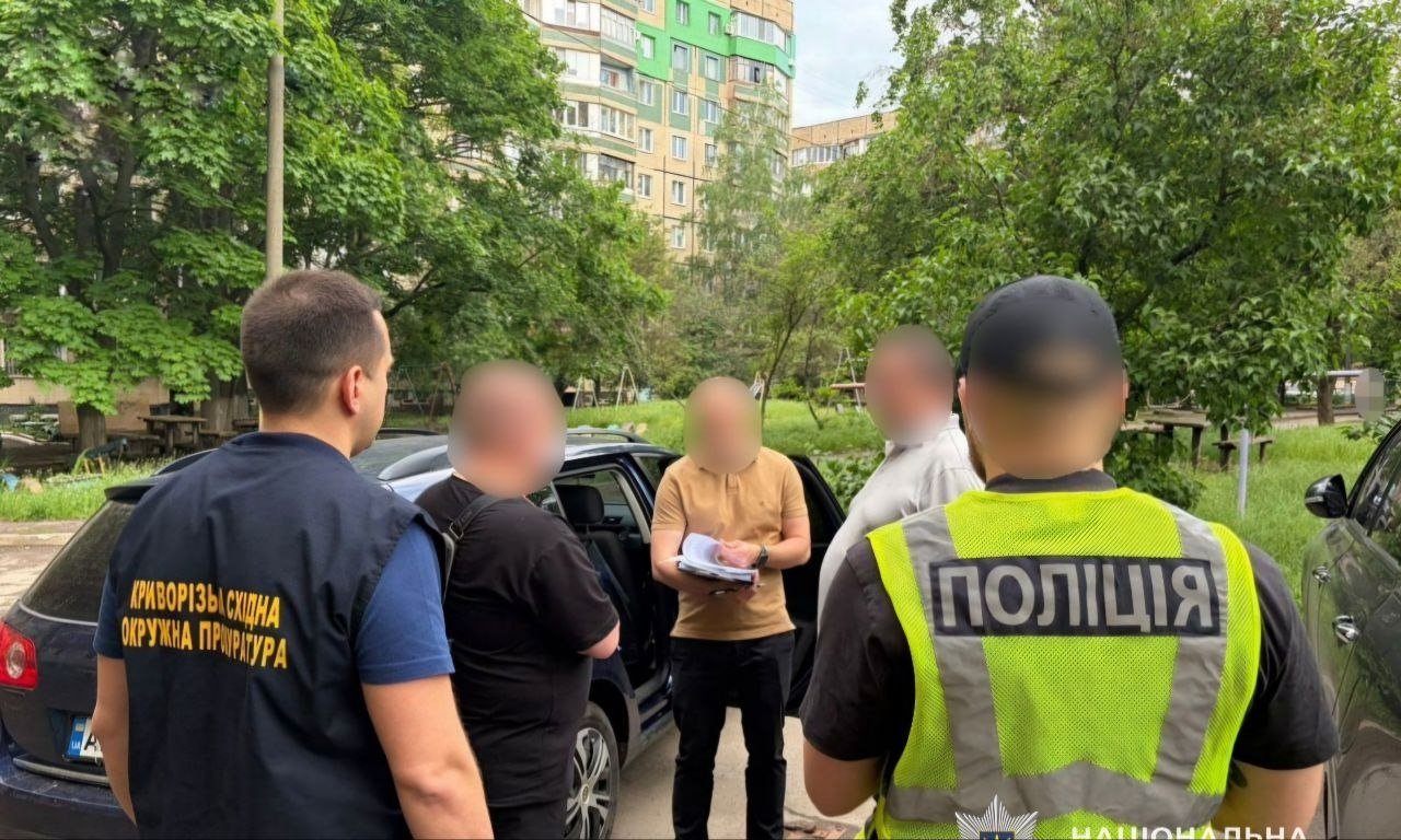 У Кривому Розі продавали елітні авто ввезені, як гуманітарка для …