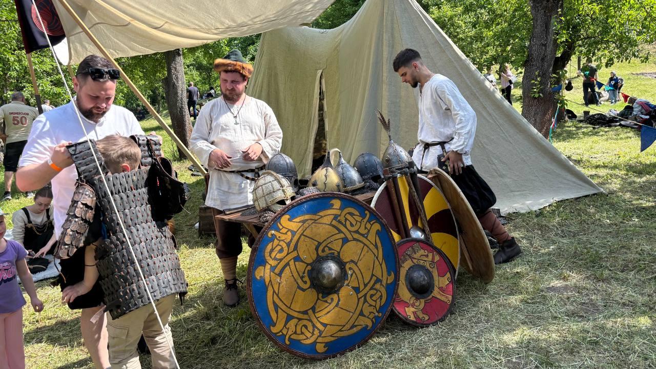 У Крилосі провели фестиваль живої історії з ремеслами та лицарськими …
