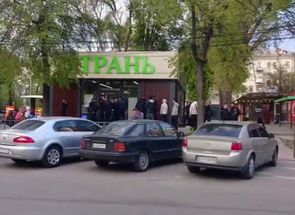 У Кропивницькому 46-річний чоловік пограбував магазин “Ятрань”