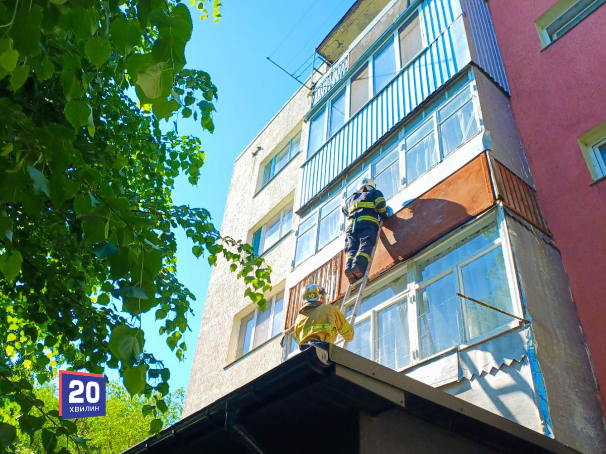 У Ладижині літню жінку знайшли на підлозі у квартирі