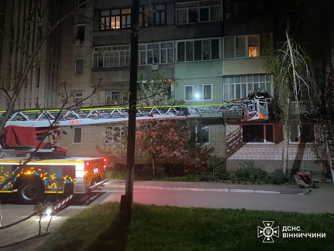 У Ладижині чоловік випав із 5-го поверху