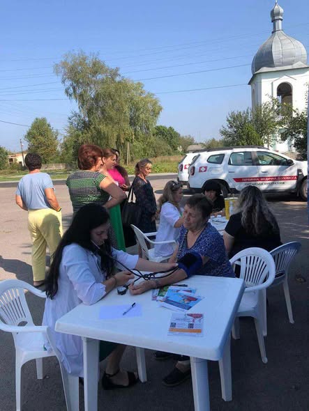 У Ланчинській та Дубовецькій громадах надали більше ніж 1100 медичних …