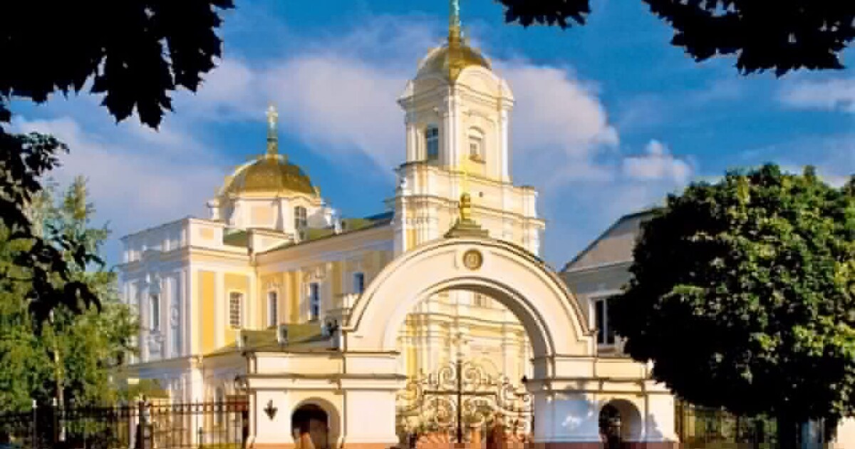 У Луцьку від російських обстрілів люди ховались в соборі (Відео)