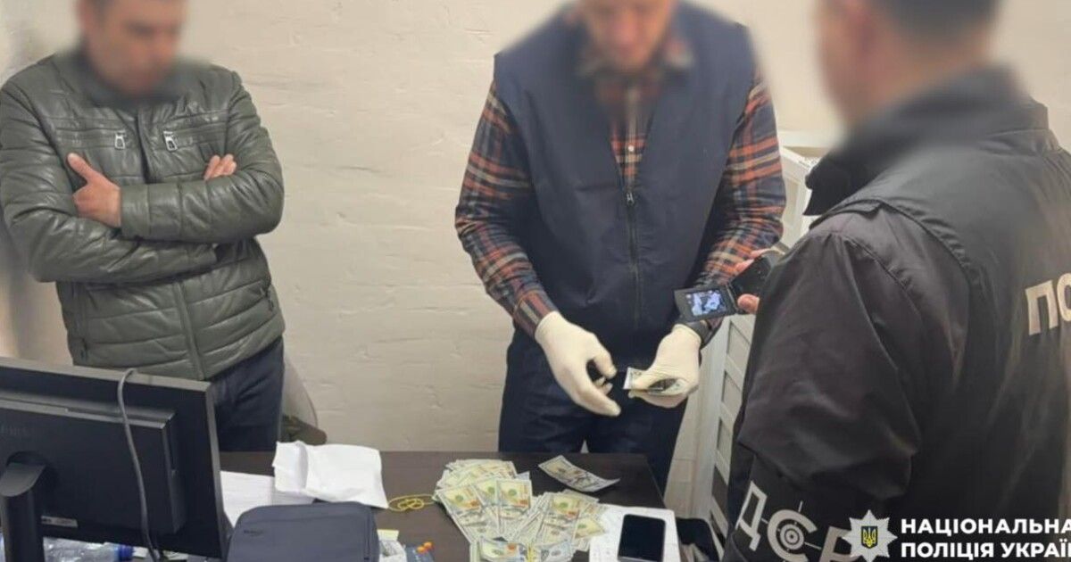 У Луцьку затримали посадовця міськради на хабарі
