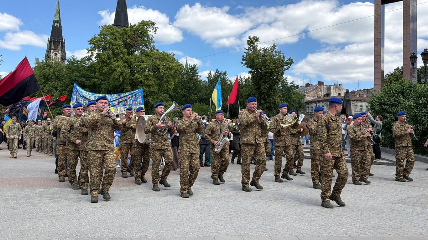 У Львові в День Героїв відбувся марш пам'яті українських захисників