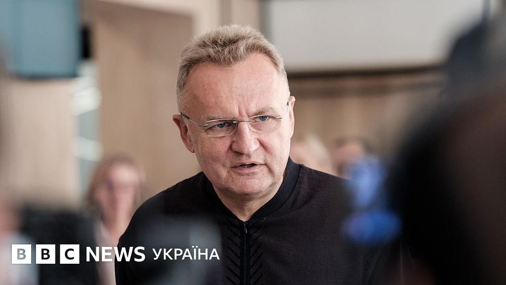 У Львові мера Садового облили на вулиці невідомою речовиною. Що …