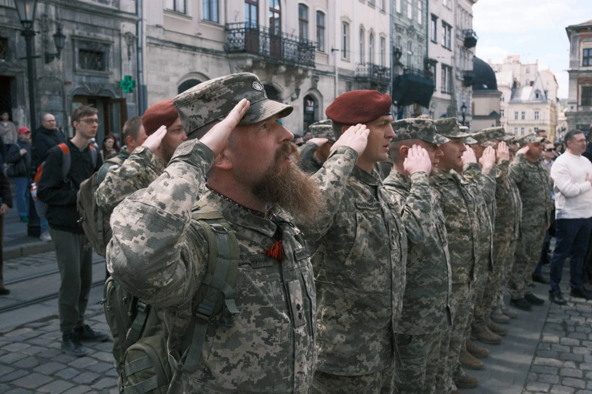 У Львові розмістили прапори військових та оборонних структур