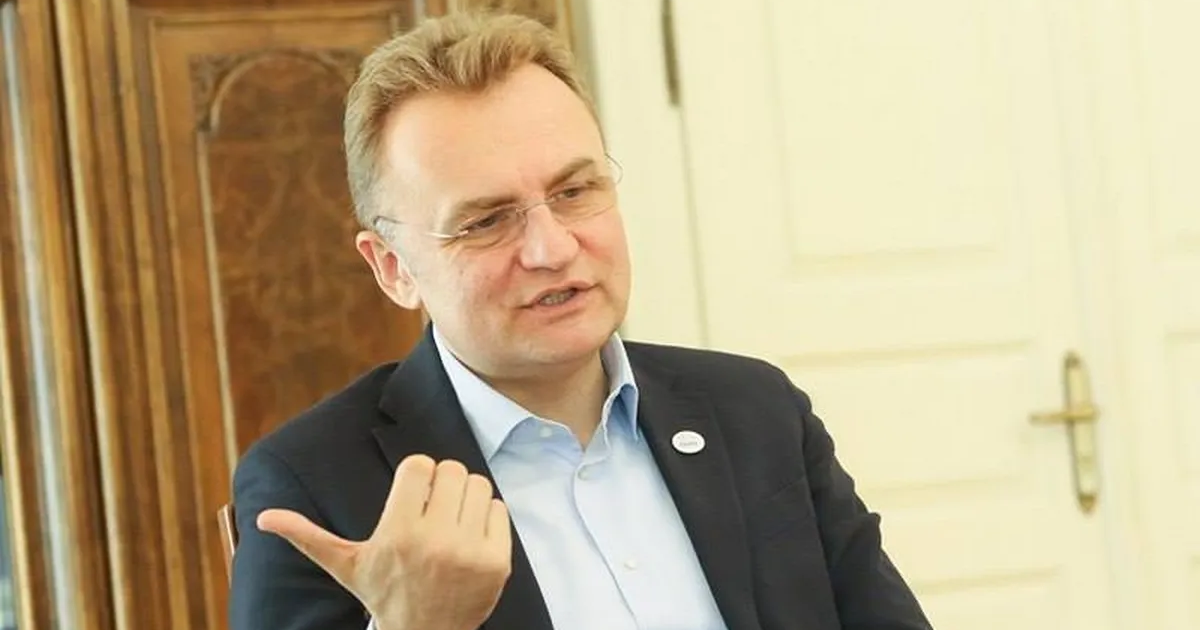 У Львові чоловік облив Садового "невстановленою рідиною"