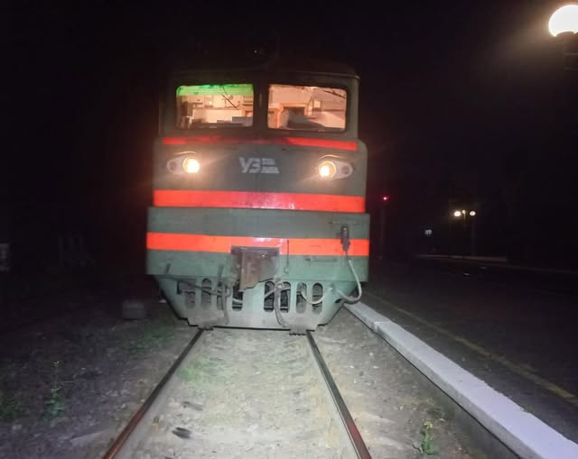 У Львові на станції «Підзамче» пасажирський потяг на смерть збив …