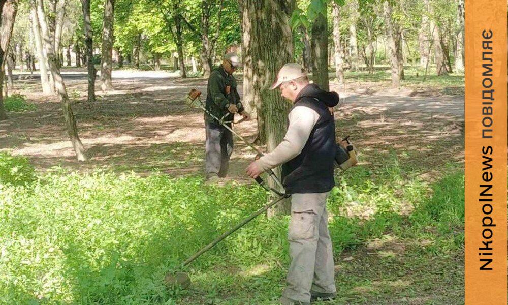 У Марганці комунальники навели порядок після негоди та обстрілів: підсумки …