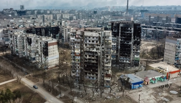У Маріуполі окупанти переробили демонтовані будинки у 100 тисяч тонн …