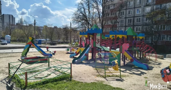 У Миколаєві з початку року відремонтували 62 дитячі майданчики, нові …