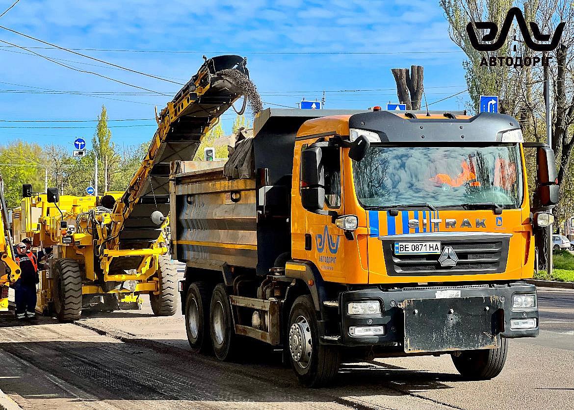 У Миколаєві фрезерують дорогу: водіїв просять бути уважними