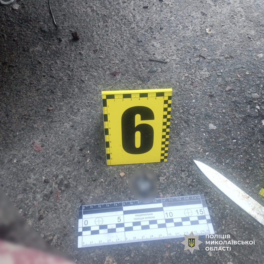 У Миколаєві чоловік отримав удар ножем від знайомого за відмову …