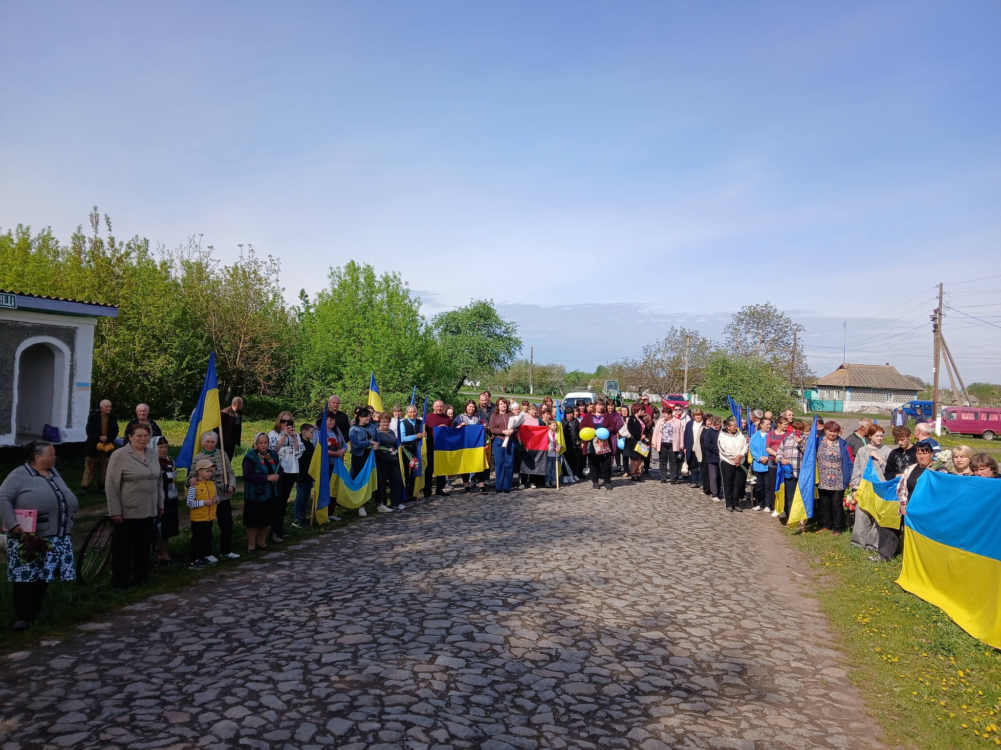 У Митинцях усім селом зустріли Захисника України Андрія Гендегу