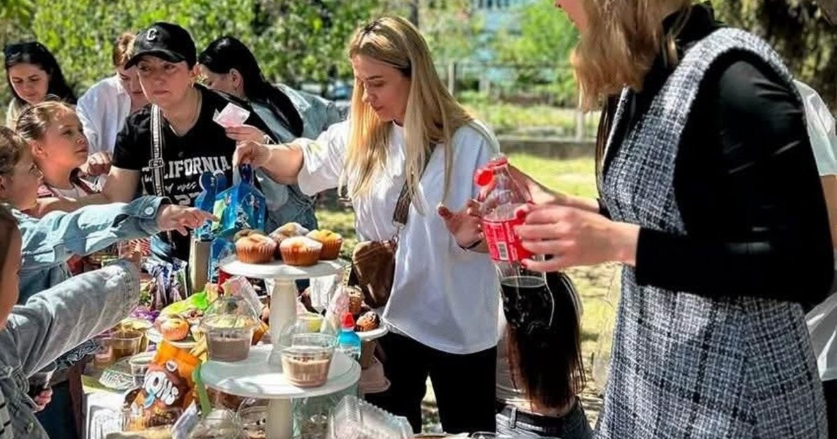 У Мукачеві школярі зібрали понад 100 тисяч гривень для дронарів …