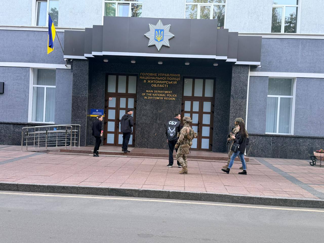 СБУ проводить обшуки у підрозділах Нацполіції трьох областей