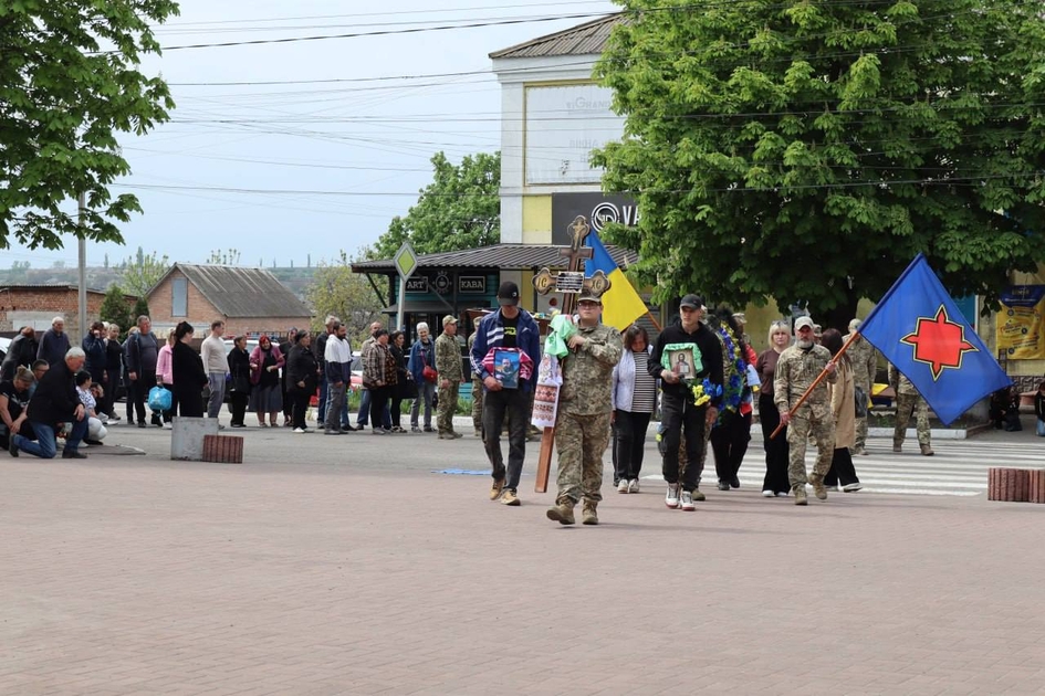 У Новоукраїнці попрощалися з двома загиблими воїнами (фото)