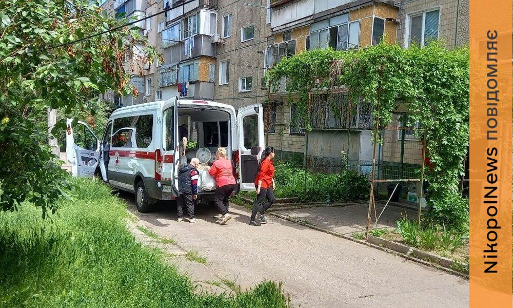 У Нікополі волонтери евакуювали маломобільного чоловіка: як отримати таку допомогу, …