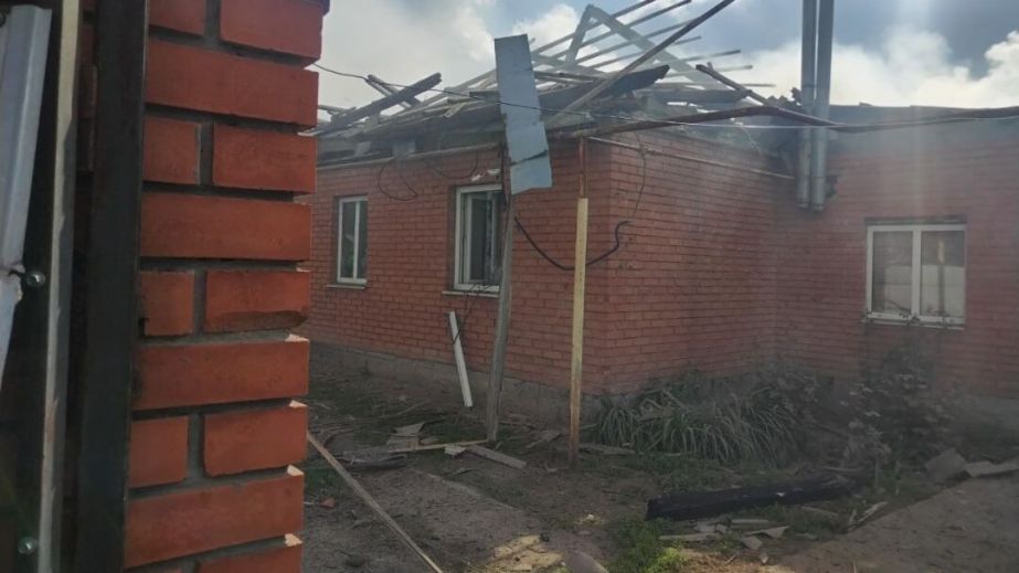 У Нікополі росіяни поцілили дроном "Італмас" у приватний будинок (ФОТО, …