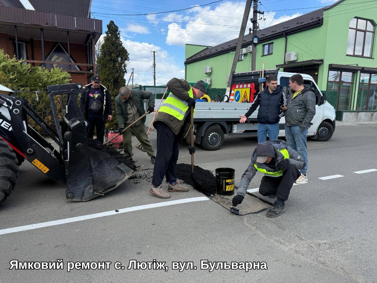 У Петрівській ОТГ здійснюють ремонт доріг