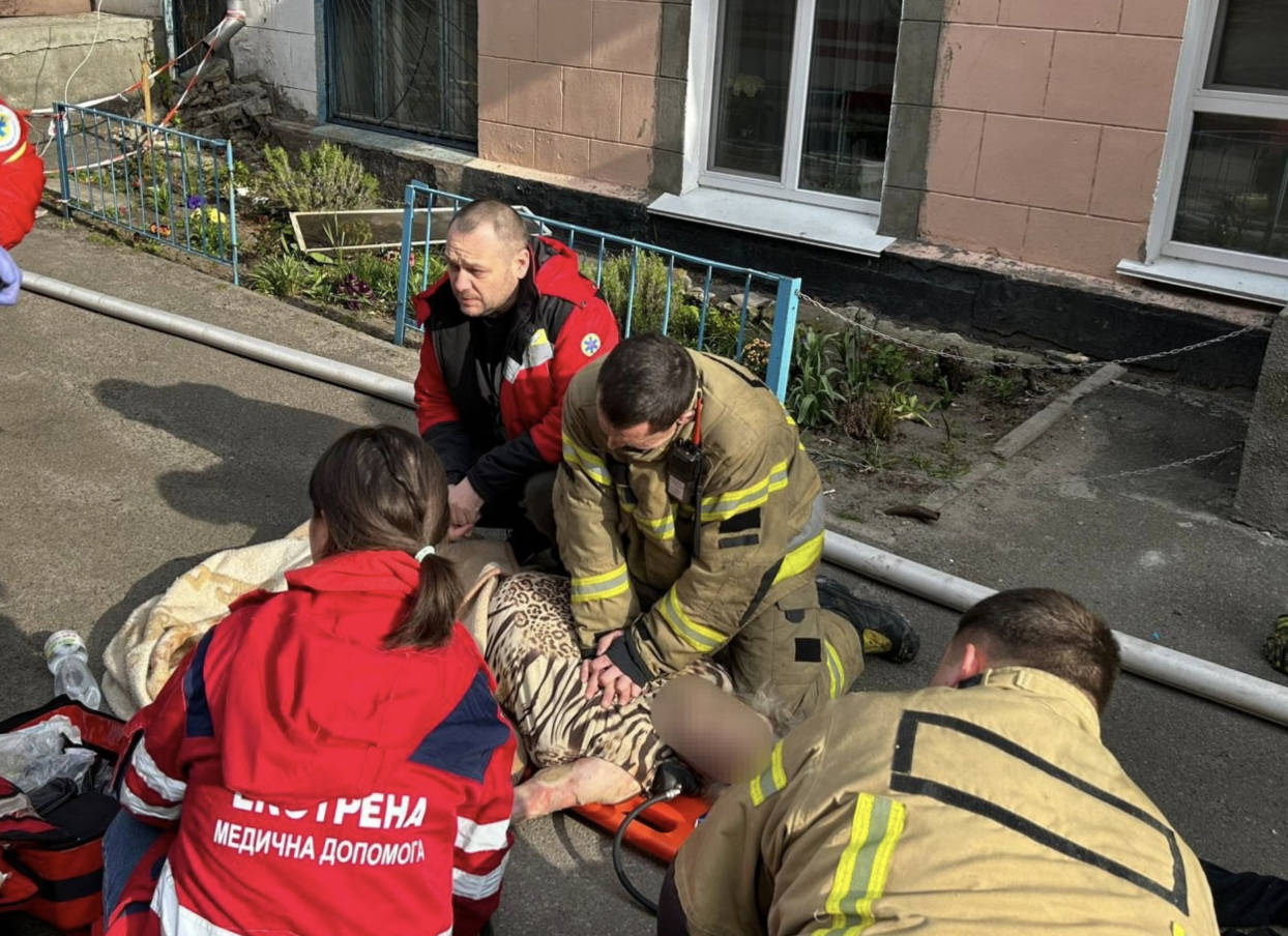У Подільському районі внаслідок пожежі загинула жінка, ще одну вдалося …