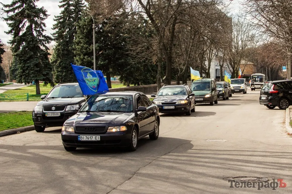 У Полтаві проходить автопробіг на честь загиблих захисників