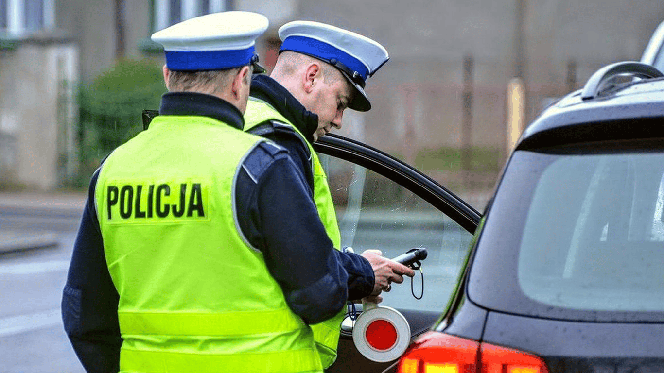 У Польщі оштрафували українця, який заїхав автівкою в заповідник