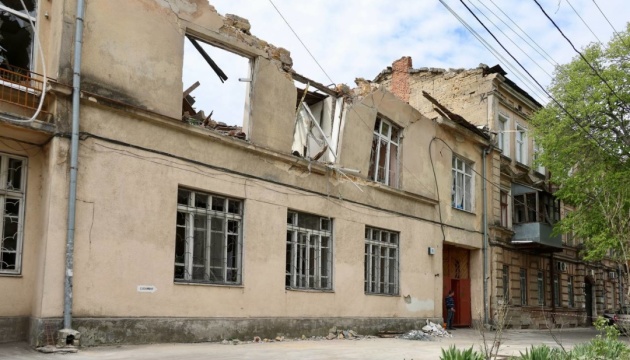 У Приморському районі Одеси через нічну атаку РФ пошкоджені 22 …