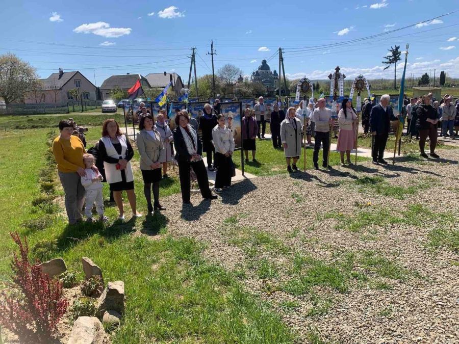 У Пійлі ввосьме молилися за зниклих безвісти Захисників (Фото)