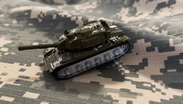 У Румунії неподалік кордону з Україною знайшли бойовий снаряд із …