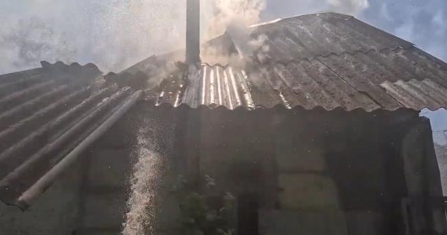 У Рівненському районі загасили пожежу в господарській будівлі (ВІДЕО)