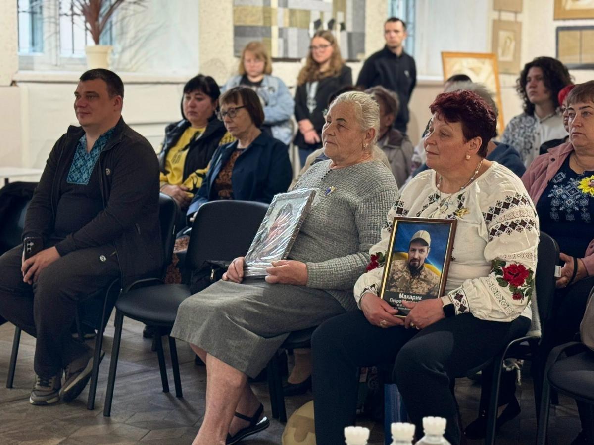 У Рівному до Дня Героїв провели пам’ятний захід «Герої серед …