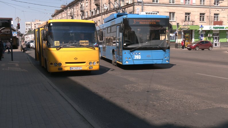 У Рівному затверджують нові жорсткі штрафи за проїзд у транспорті