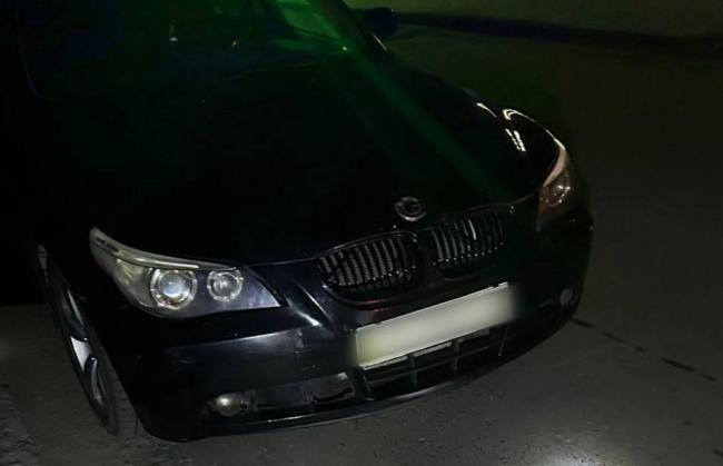 У Рівному зупинили BMW з чужими номерами: за кермом був …