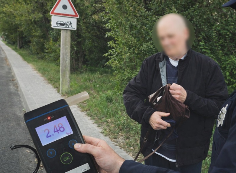 У Рівному п’яний пішохід ледь не потрапив під колеса