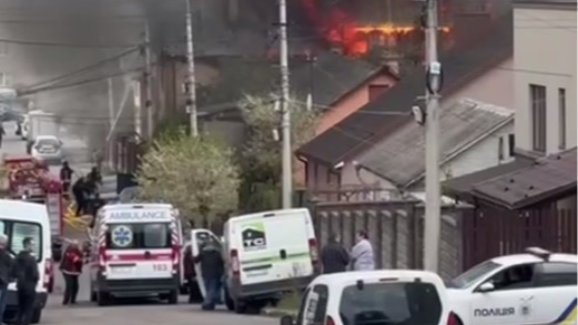 У Рівному уламки російського дрона впали на будинок
