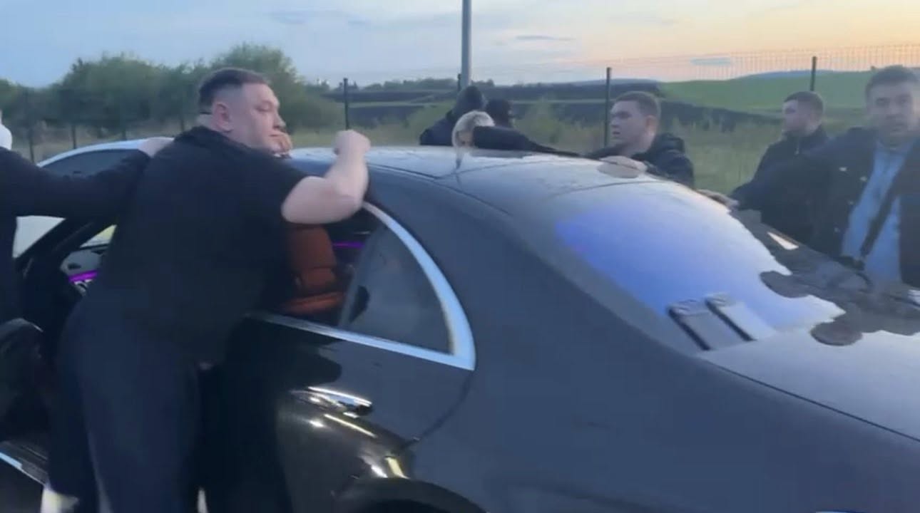 У Самборі повідомляють про масові обшуки в медзакладах і затримання …