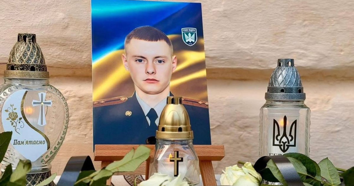 У Самбірському ліцеї відкрили меморіальну дошку полеглому захиснику Миколі Тарчанину