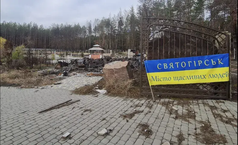 У прифронтовому Святогірську досі живуть пів тисячі людей