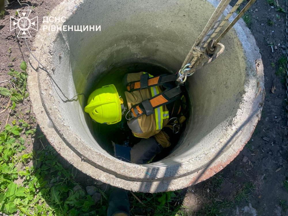 У Селі на Рівненщині чоловік загинув, упавши в колодязь (ФОТО+ВІДЕО)