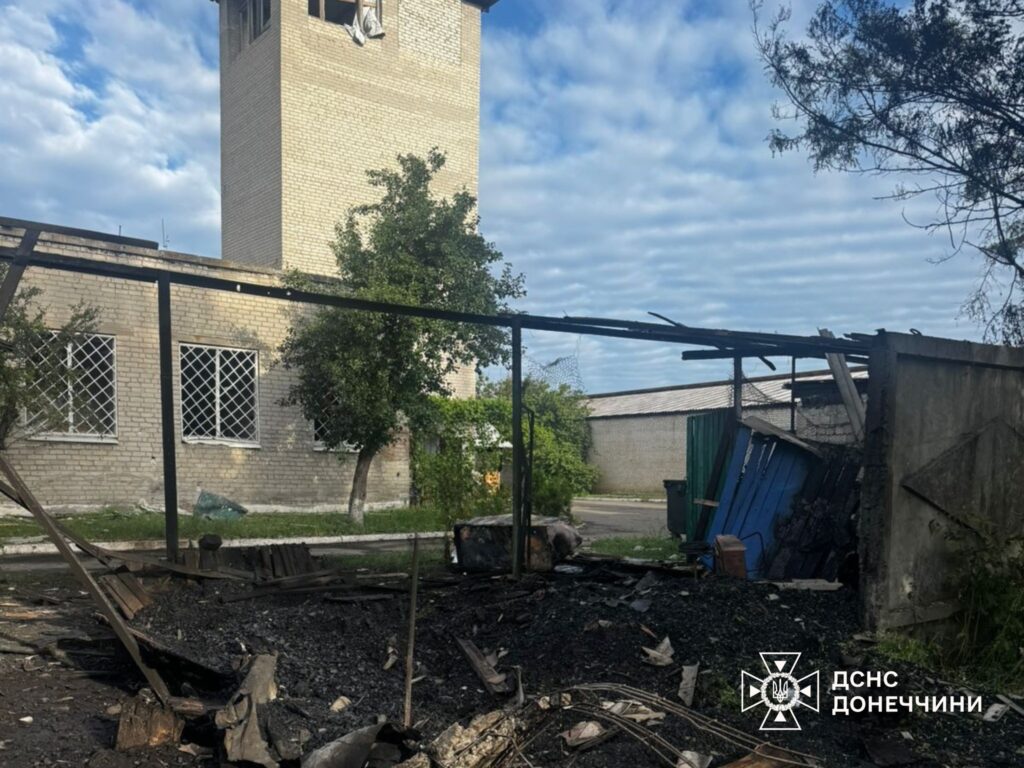 У Слов'янську росіяни поцілили в пожежно-рятувальний підрозділ