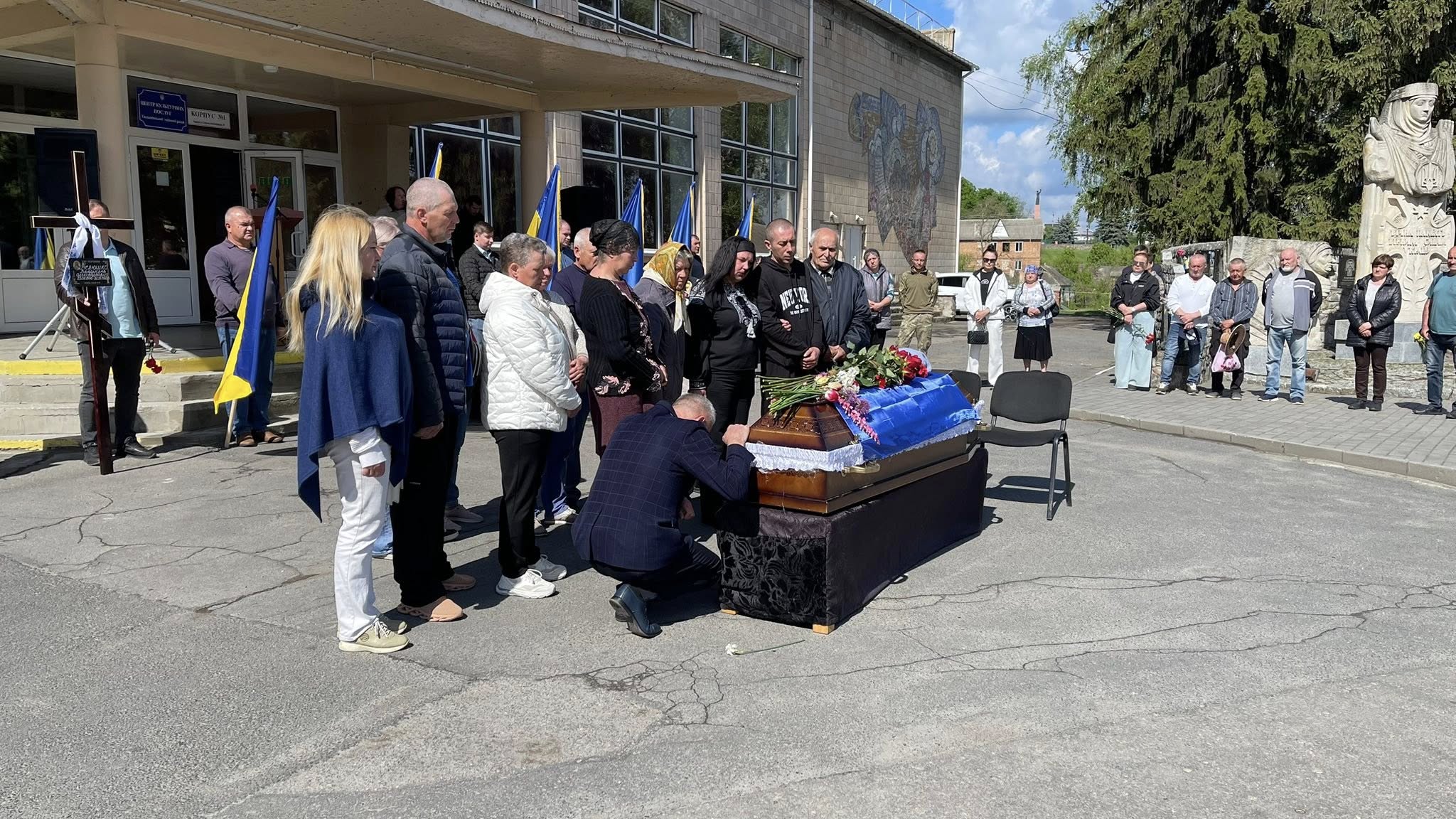 У Тальному провели в останню путь полеглого на фронті стрільця-зенітника