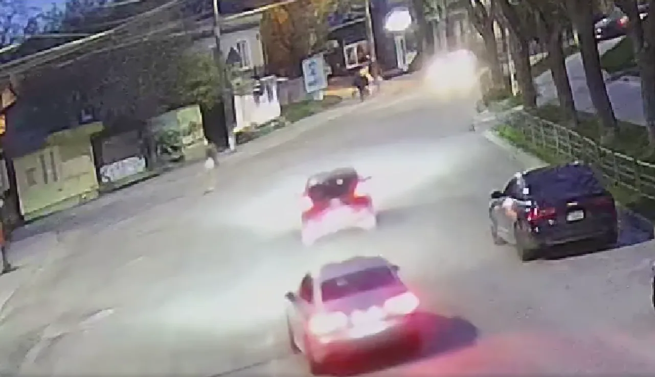 У Тернополі автівка збила пішохода, який перебігав дорогу у забороненому …