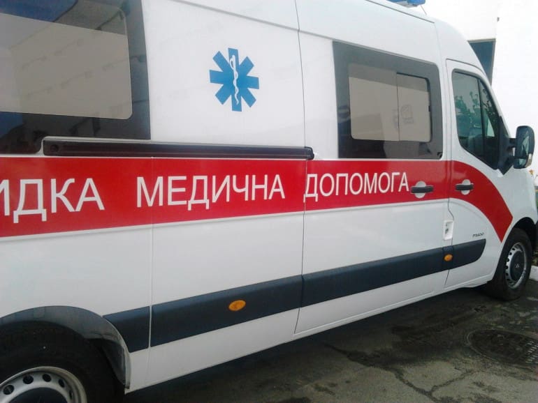 У Тернополі біля озера сталася ДТП за участі автомобіля і …